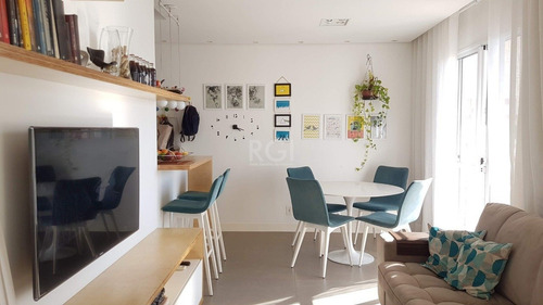 Apartamento Em Humaitá Com 2 Dormitórios - Ot7997