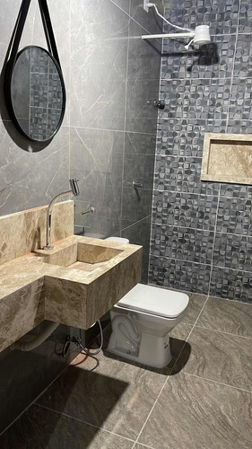 Casa 3 Suítes E 2 Quartos , 2 Banheiros Externos No Galpão!