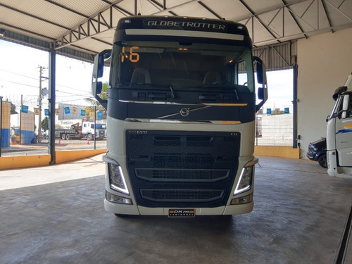 Imagem 2 de 14 de Fh 460 I.shift 6x2t 2016 Completo