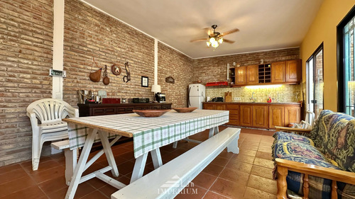 Hermosa Propiedad En Calle 19 Y Av Central Las Toscas C/ Piscina