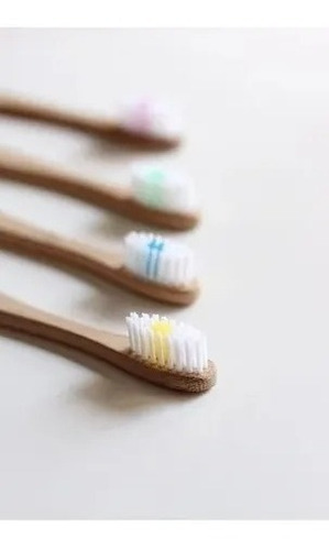 Imagen 2 de 2 de Cepillo de dientes cerdas medium Meraki Bambú ecofriendly biodegradable en caja