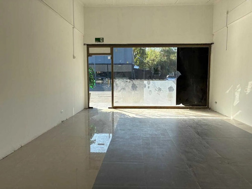 Local Comercial Av Chicureo - Strip Center