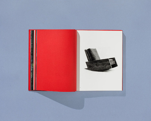 Carlos Motta: Marcenaria, Arquitetura E Design, De Carlos Motta (), Bruno Torturra (), & 1 Mais. Editorial Ubu Editora; 1a Edição, Capa Dura Em Português, 2024