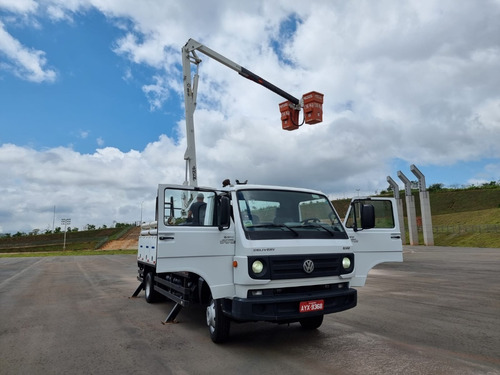 Imagem 6 de 15 de Volkswagem 8-160 Ano 2014 Linha Viva Cesto Aéreo Duplo 3/4