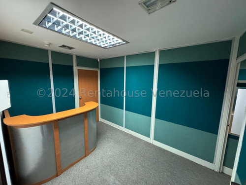 Oficina En Alquiler En Ccct En Chuao. Cecilia Gutierrez. 244-15915