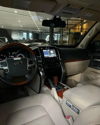 Toyota Land Cruiser LC200 B2+