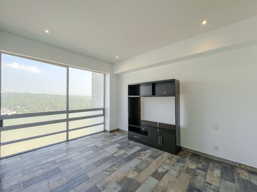 130 M. 2 A 3 Recamaras, Balcón Con Vista Increíble, 3 Baños, 2 Cajones De Estacionamiento, Gimnasio Y Alberca