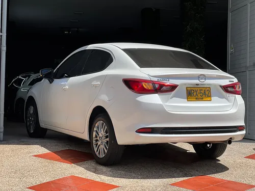 Mazda 2 1.5 Grand Touring Lx Sedan