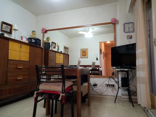 Departamento En Venta 2 Ambientes - Zona Centro, Contrafrente Con Patio
