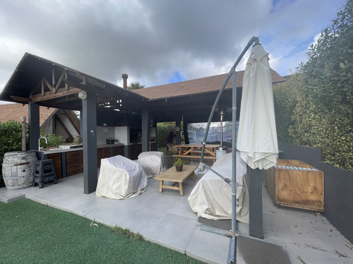 Se Vende Gran Parcela Con Casas