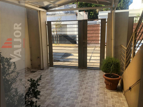 Ph 2 Ambientes Con Entrada De Coche Y Patio En Alquiler
