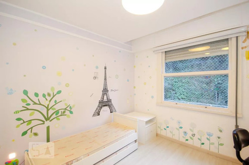 Apartamento À Venda Na Praça Eugênio Jardim, Copacabana, Rio De Janeiro - Rj - Liv-9178