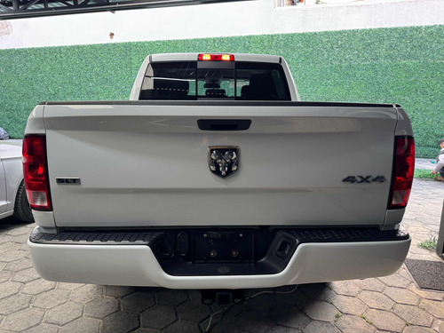 Dodge Ram 1500 Crew Cab Slt V8 4x4 2022