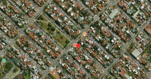 Lote Esquina Barrio Naon, Frente A La Plaza. Pb + 2 Pisos