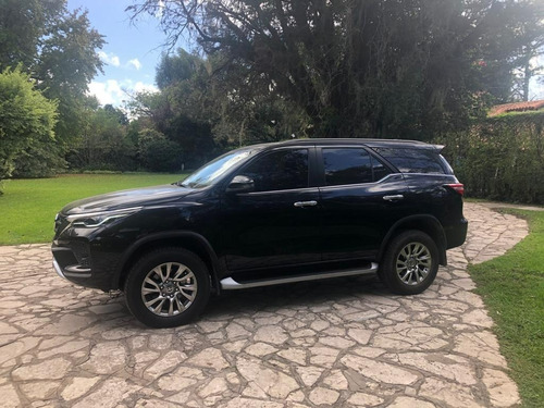 Imagen 1 de 7 de Toyota Sw4 2.8 Srx 177 Cv 4x4 7as At