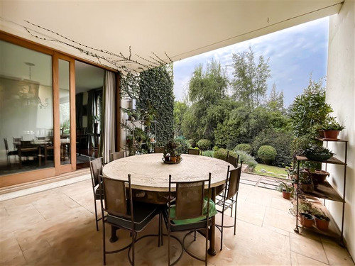 Casa En Venta De 6 Dorm. En Lo Barnechea