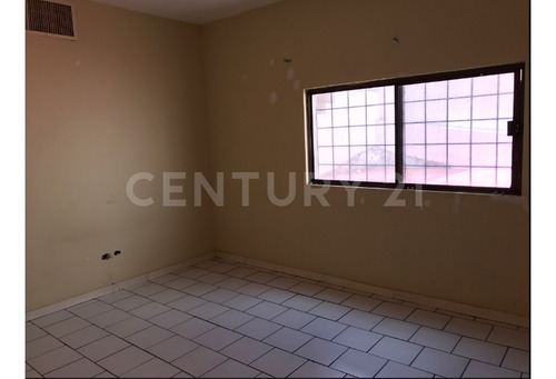 Imagen 6 de 13 de Excelente Residencia De Una Planta En Esquina Fraccionamiento Campanario