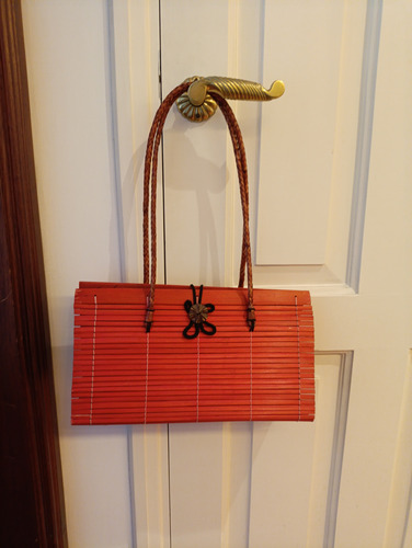 Cartera Esterilla Roja Importada Impecable Rojo Esterillado Negro Marrón Oscuro (Usado)