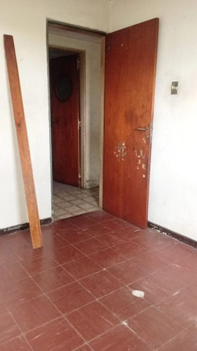 Av Albarellos 3100 8° 5amb 2bañ U$ 88.000