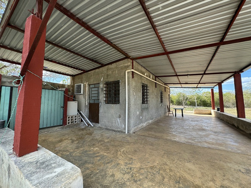 Ranchito Para Desarrollo De Proyecto