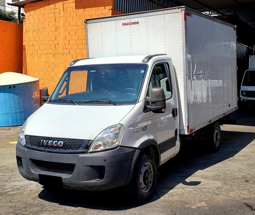 Iveco Daily 35s14 - 2015 (caminhonete)
