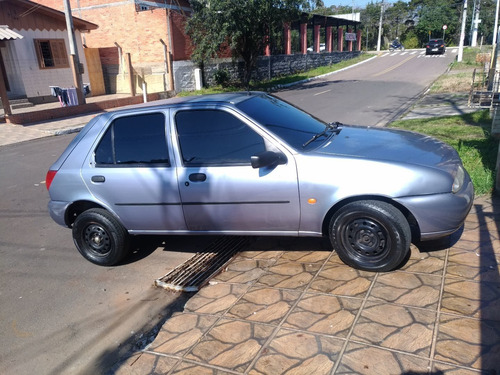 Imagem 1 de 11 de Ford Fiesta 1999 1.0 Class 5p