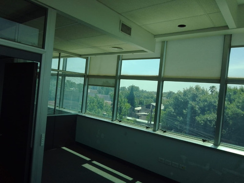 Pilar / Excelente Oficina / 90m2