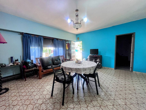 Venta Casa 3 Ambientes Adolfo Sourdeaux-patio