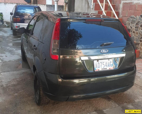 Ford Fiesta Automatico