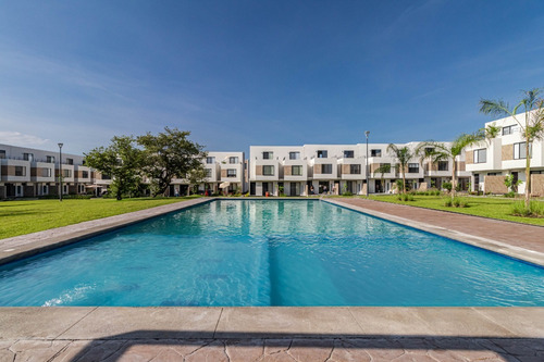 Imagen 1 de 28 de Casa En Venta Con Alberca, Canchas Deportivas,pista De Joggin Etc.