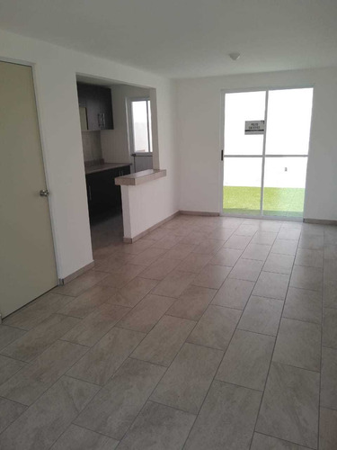 Casa De 2 Plantas Ideal Para Crédito Infonavit