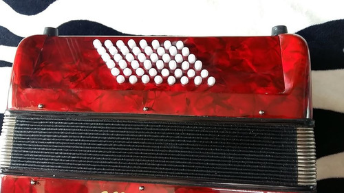 Espectacular Acordeon Scandall, De 48 Bajos Y 3 Registros