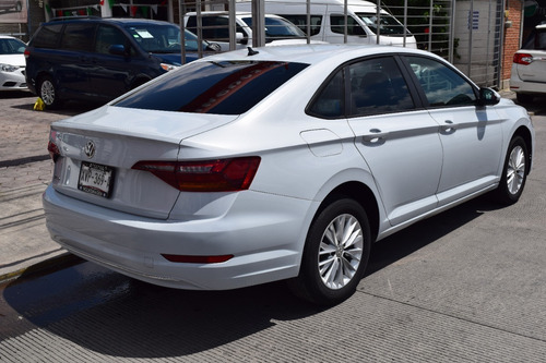 Imagen 4 de 8 de Jetta Confortline 2019 Blanco