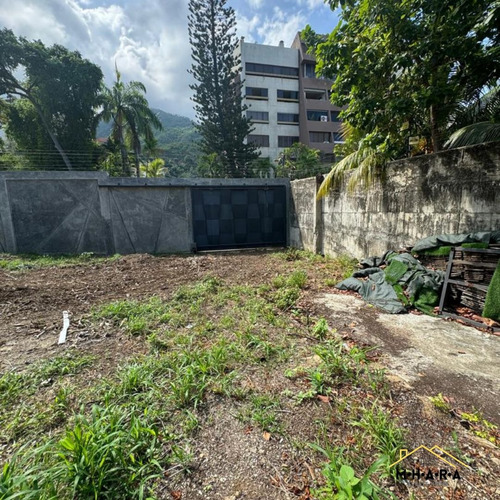 Terreno En Venta En La Urbanizacion Caribe Con Muro Perimetral Servicios Y Fachada