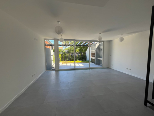 Casa En Venta En Lomas De San Isidro, San Isidro, G.b.a. Zona Norte