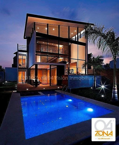 Exclusiva Residencia En Venta Con Diseño Único En Lomas De C