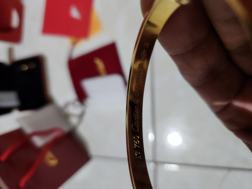 Pulsera Cartier Amor Love A. Inoxidable Todo Lo Que Ve Nueva Amarillo 43.18 Cm 45.72 Cm (Usado)