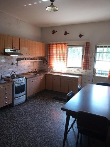 Imagen 9 de 11 de Casa Venta Isidro Casanova