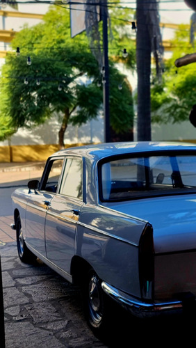 Peugeot 404