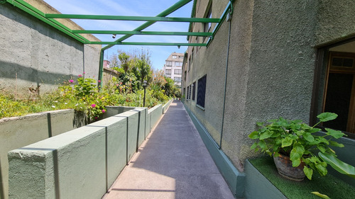 Dúplex, Acogedor Y Amplio Cercano Metro Ñuñoa