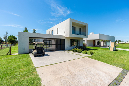 Casa En Venta 3 Dormitorios La Rinconada