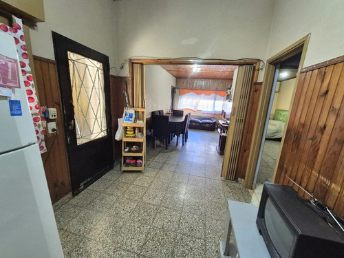 Casa 3 Amb Con Cocheras Y Fondo Libre En San Martin