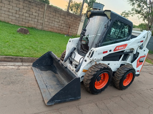 Mini-carregadeira Bobcat S530 Ref.242888