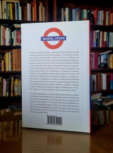 Muy Lejos De Kensington - Muriel Spark - Atelierdelivre (Usado)