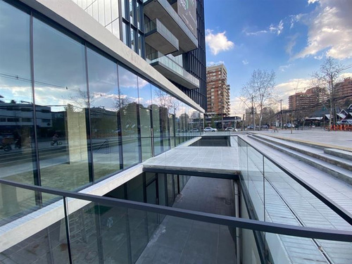 Arriendo Local Comercial En Vitacura 313m2