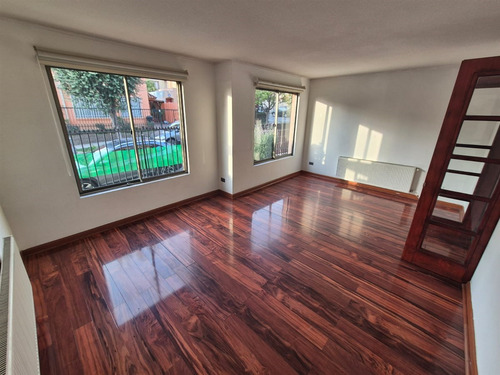 Arriendo Casa Con Piscina 4d 3b 1b 1e En Peñalolén.