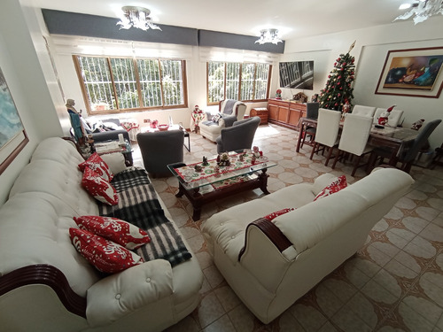Johana Lazaro Vende Apartamento En Urb. Los Nísperos, Ubicación Estrategica. Resd. San Andres 116 Mts ***solo Clientes***