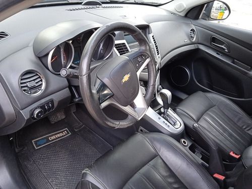 Imagen 10 de 12 de Chevrolet Cruze