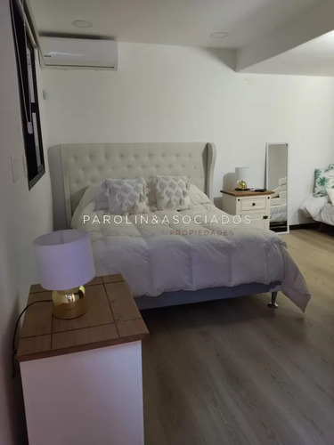 Hermosa Casa En Venta De 5 Dormitorios En Mansa, Punta Del Este.