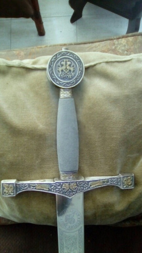 Imagen 2 de 4 de Espada Excalibur Rey Arturo Grabado Oro Y Plata Toledo